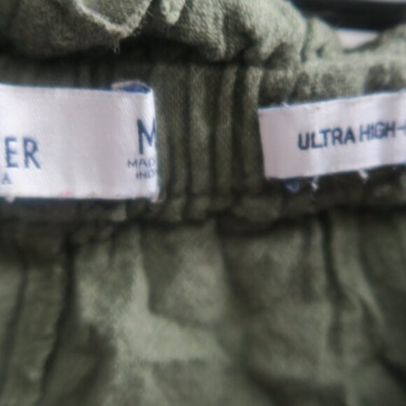 Hollister ultra high-rise flowy flowing breezy shorts in olive green size medium - Picture 5 of 8